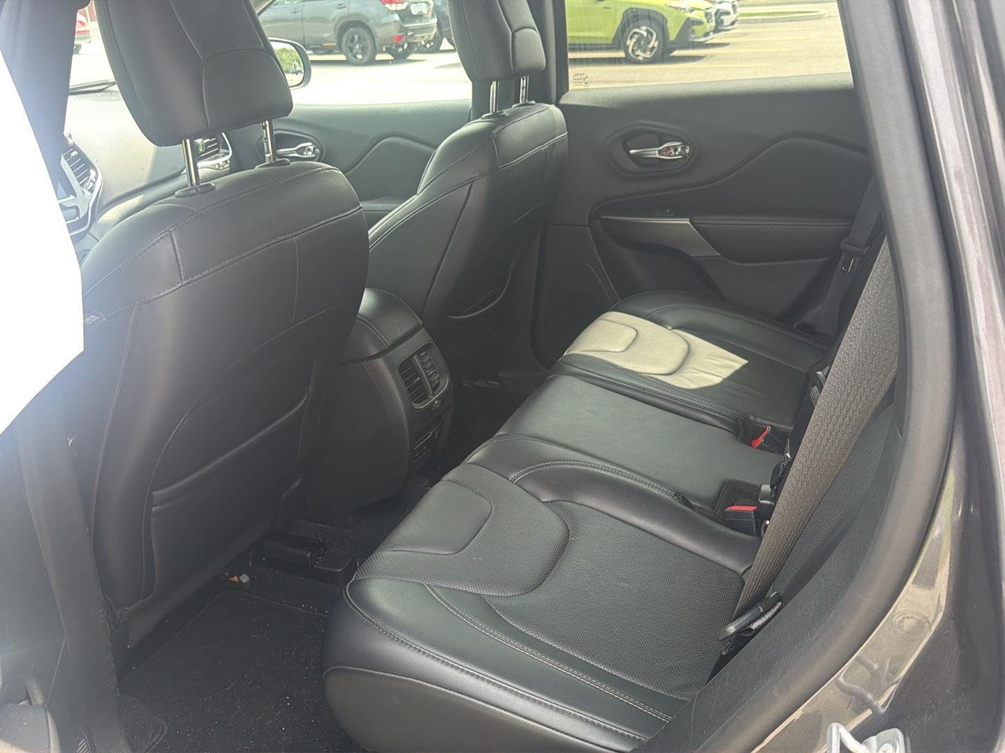 Used 2019 Granite Crystal Metallic Clearcoat Jeep Limited image 19