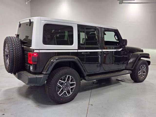 New 2026 Black Clear-Coat Exterior Paint Jeep Sahara image 13