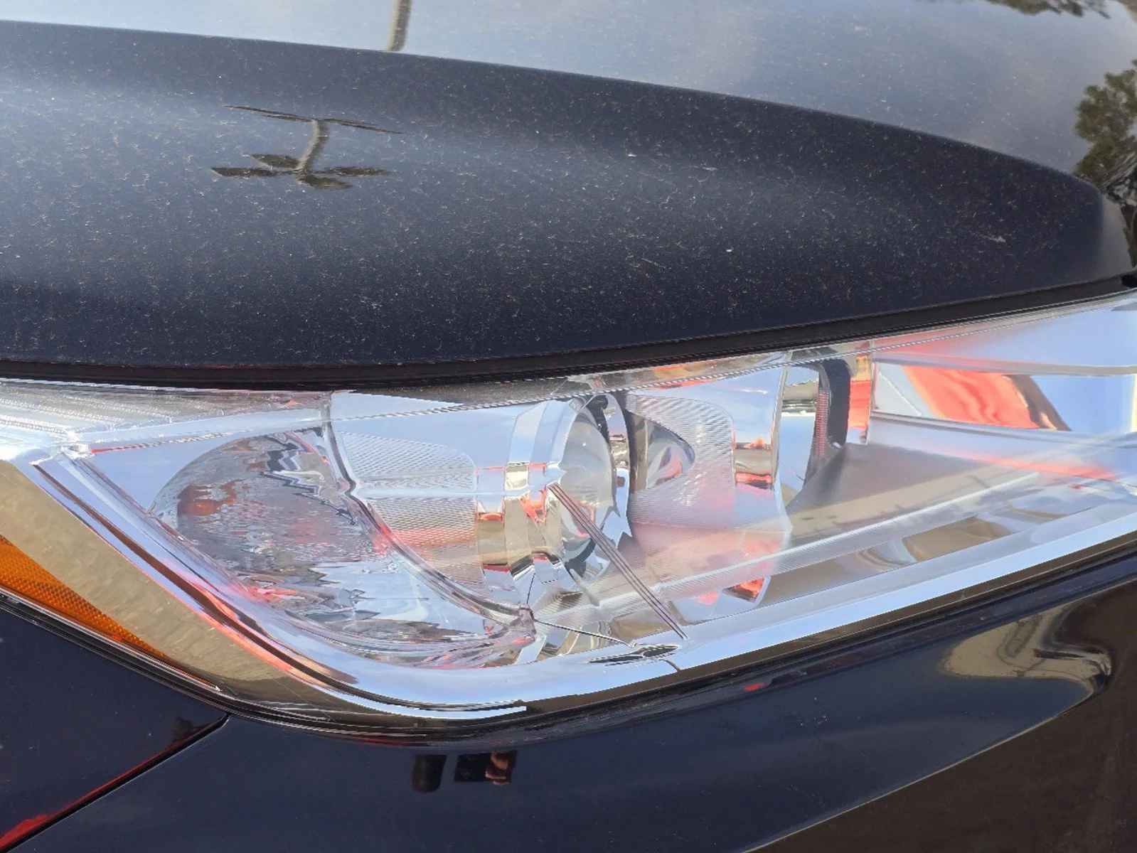 Used 2018 Midnight Black Metallic Toyota LE image 9