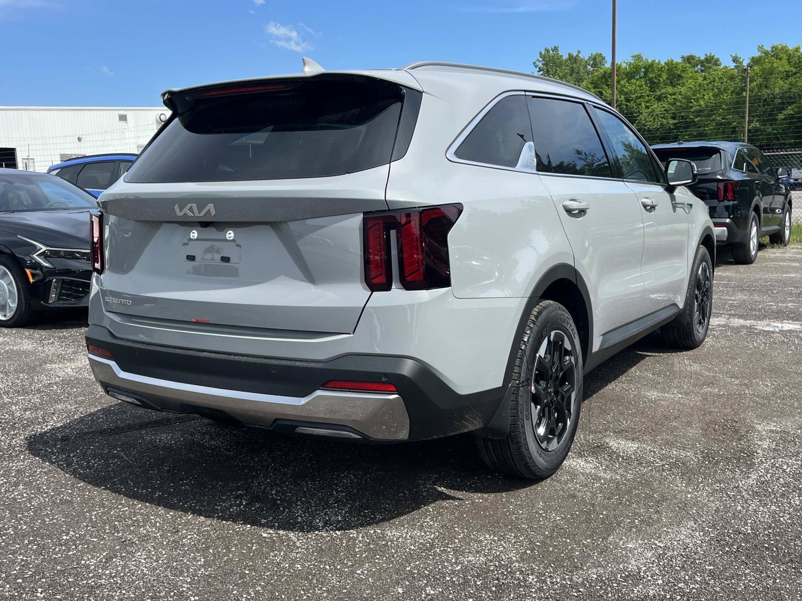New 2026 Wolf Gray Kia S image 7