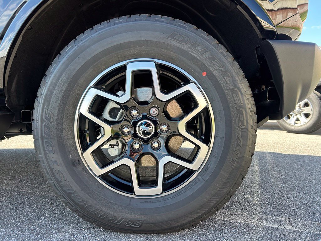 New 2026 Shadow Black Ford Outer Banks® image 32