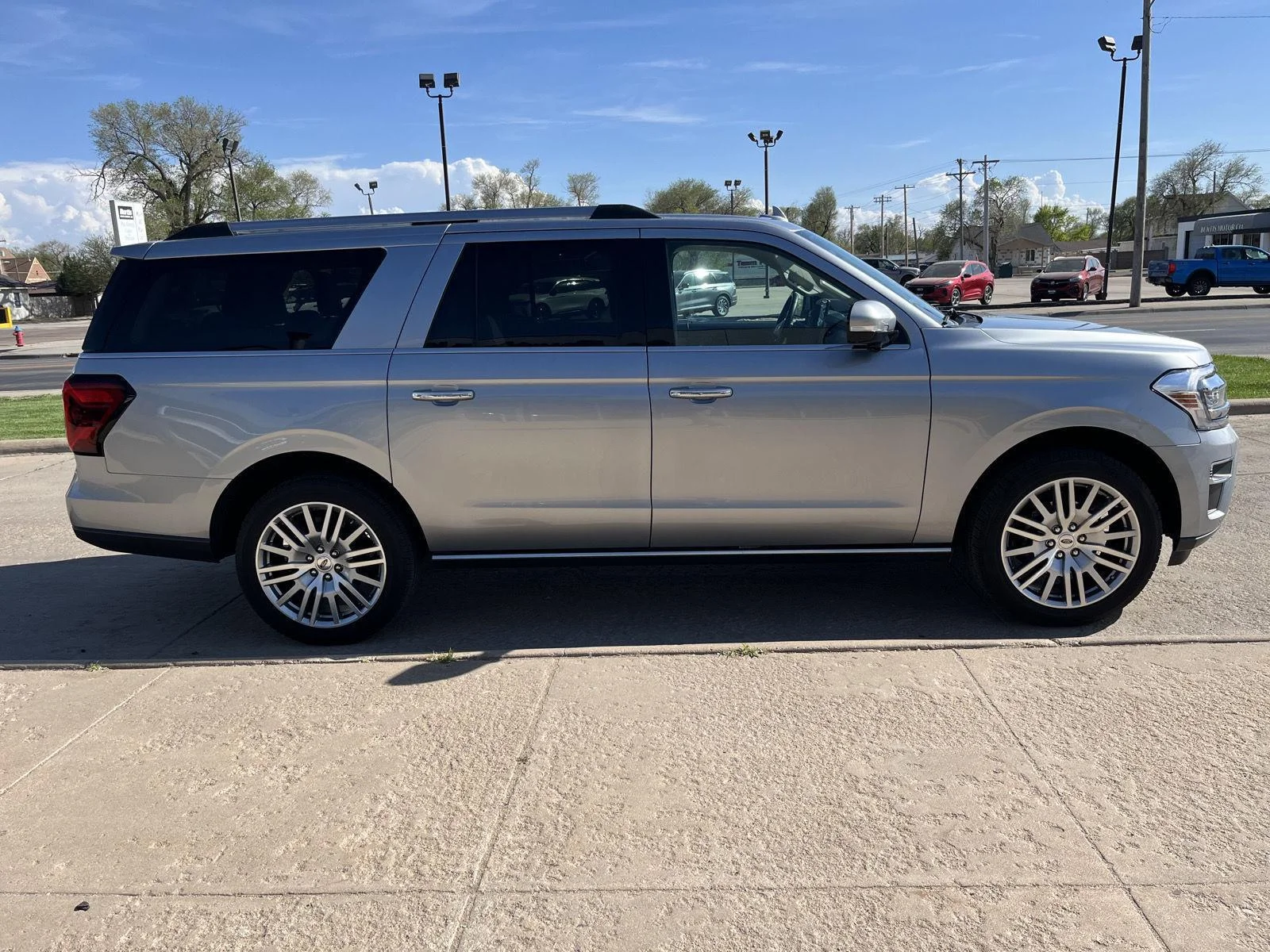 Used 2024 Iconic Silver Metallic Ford Limited image 5