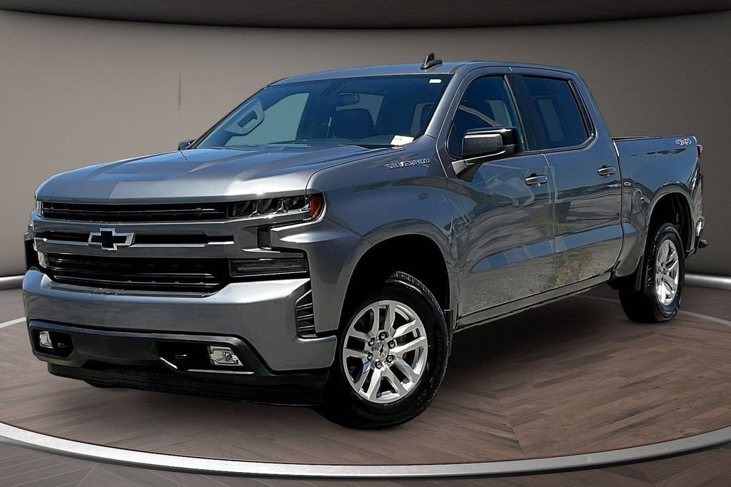 Used 2020 Gray Chevrolet RST image 3