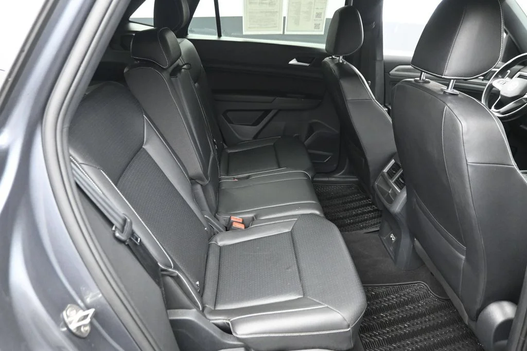 Used 2020 Gray Volkswagen 3.6L V6 SE w/Technology image 19