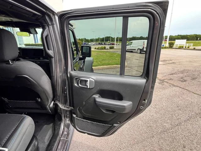 Used 2024 Crystal Metallic Jeep Rubicon 4xe image 27