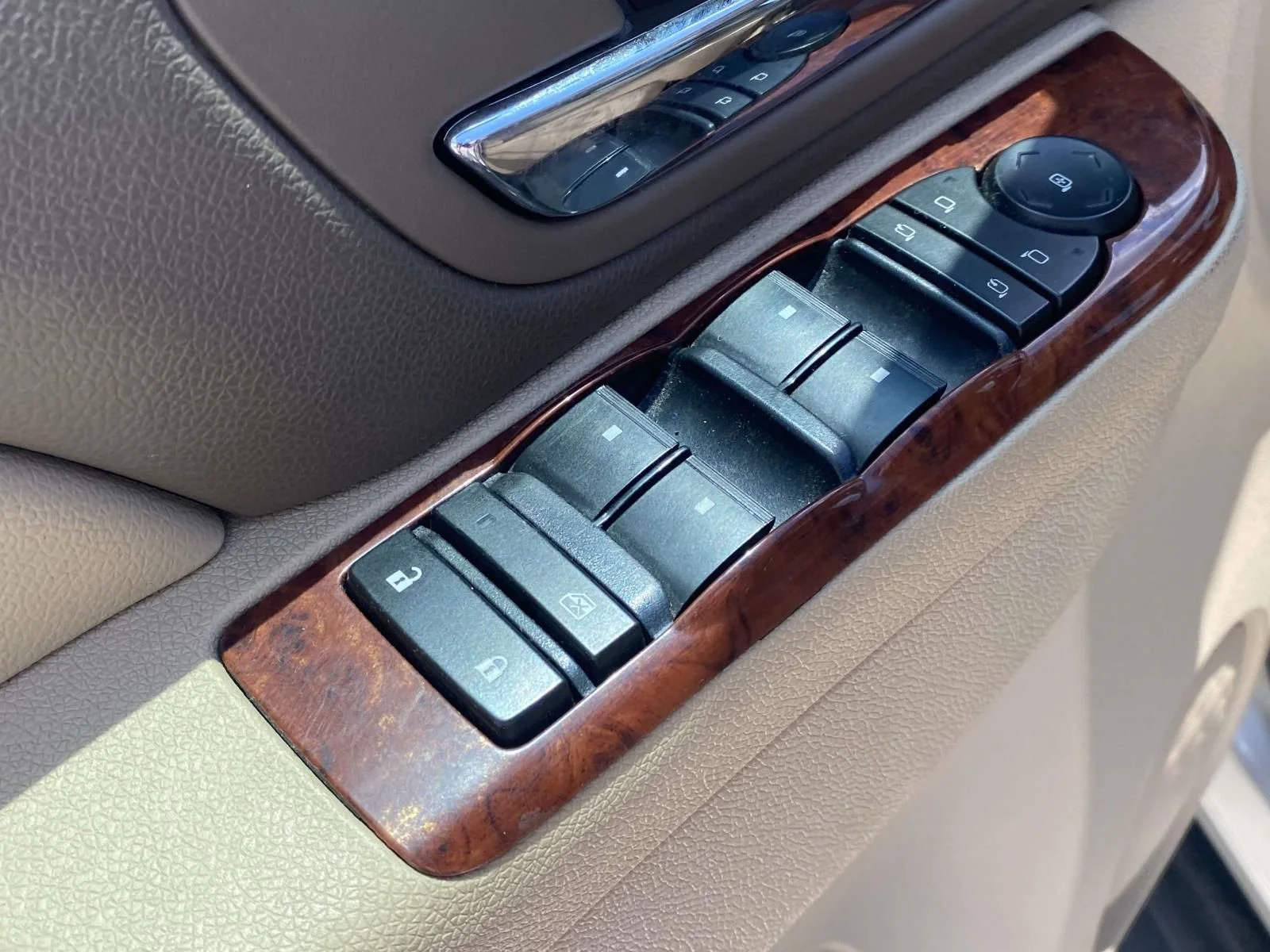 Used 2013 Gold GMC SLT 1500 image 15