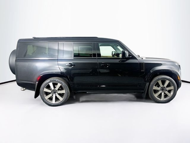 2026 Land Rover Defender V8 - Photo 4