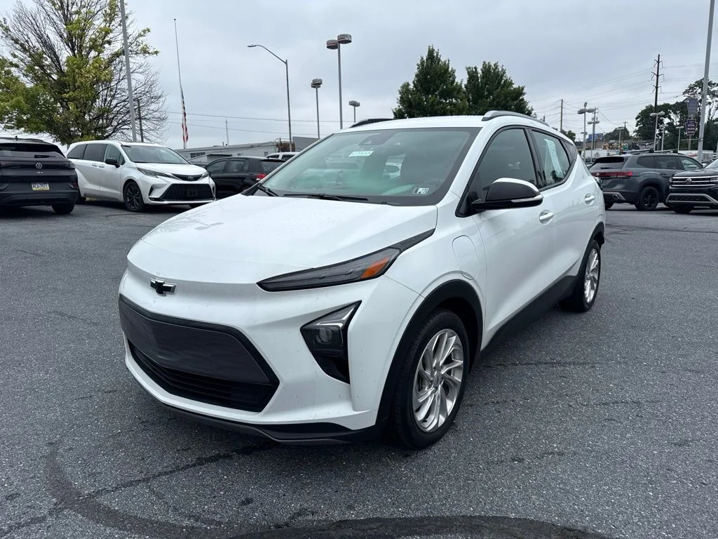 Used 2022 Summit White Chevrolet LT image 9