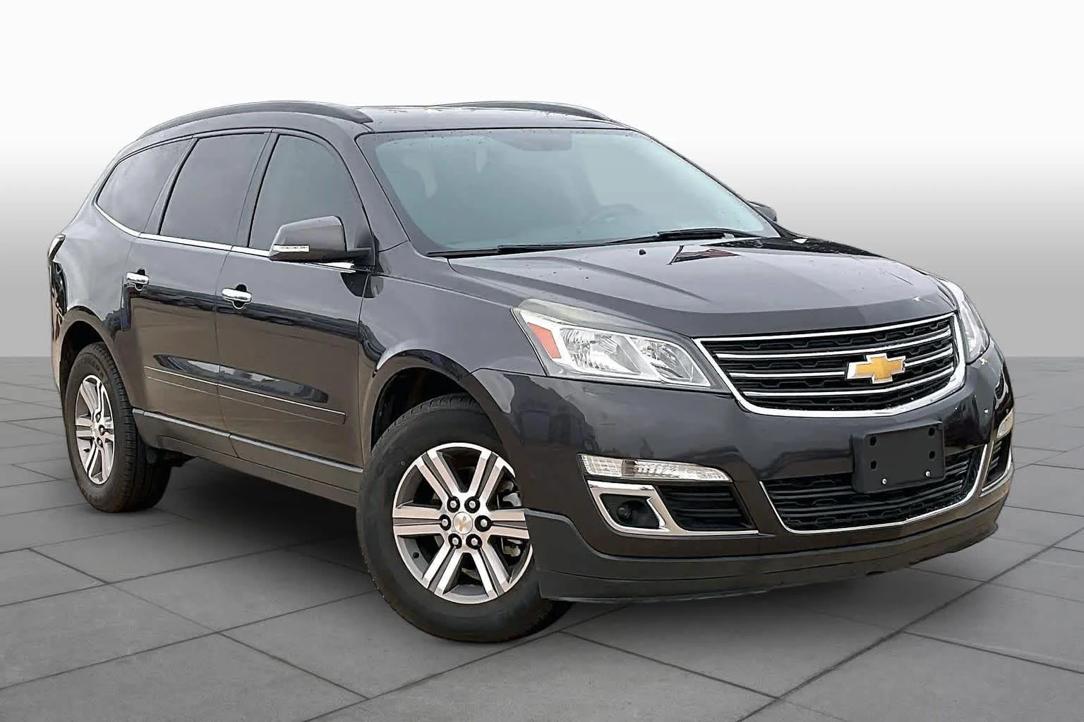 Used 2016 Tungsten Metallic Chevrolet LT image 3