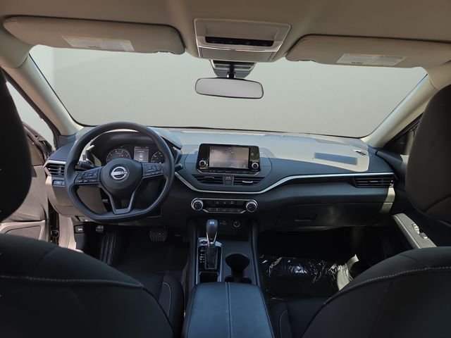 Used 2024 Gun Metallic Nissan 2.5 S image 2