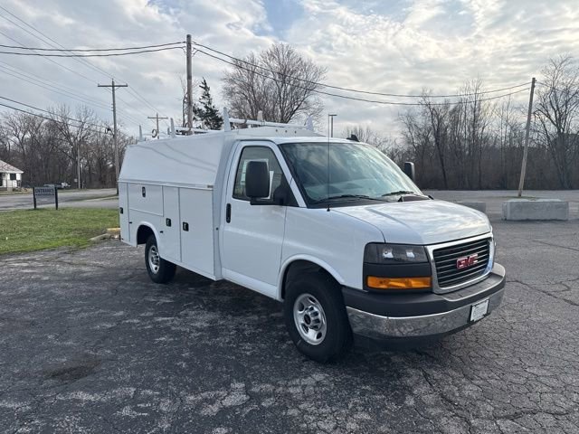New 2025 Summit White GMC 1WT image 7