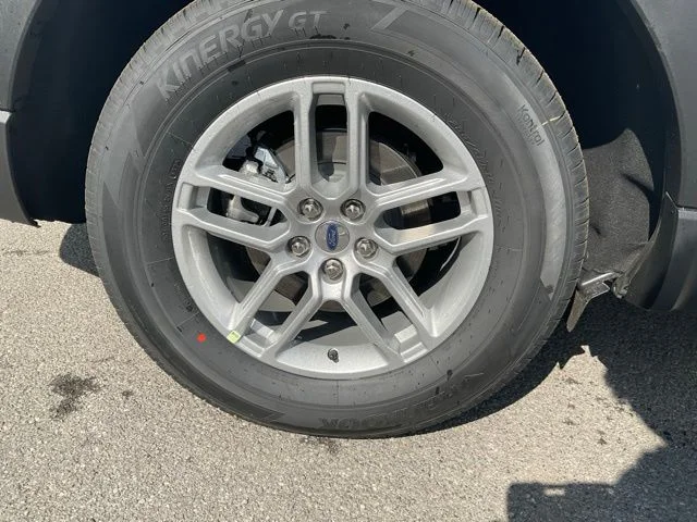 New 2026 Space White Metallic Ford Active image 27