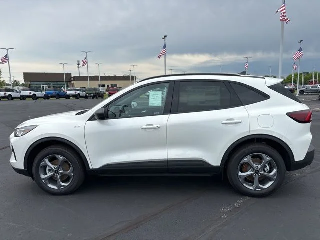 New 2026 Star White Metallic Tri-coat Ford ST-Line image 9