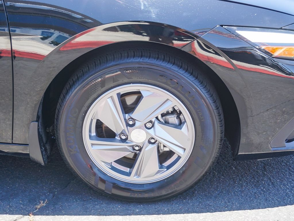 Used 2024 Black Hyundai SE image 9