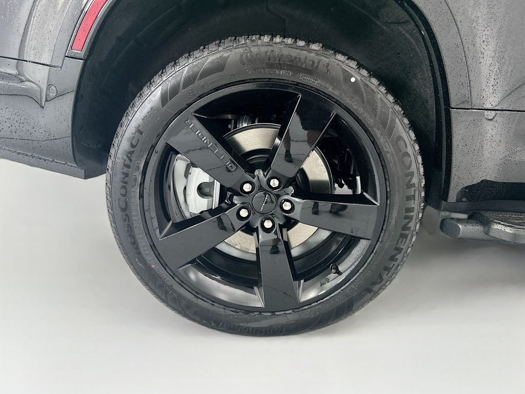 New 2026 Santorini Black Metallic Land Rover X-Dynamic SE image 32