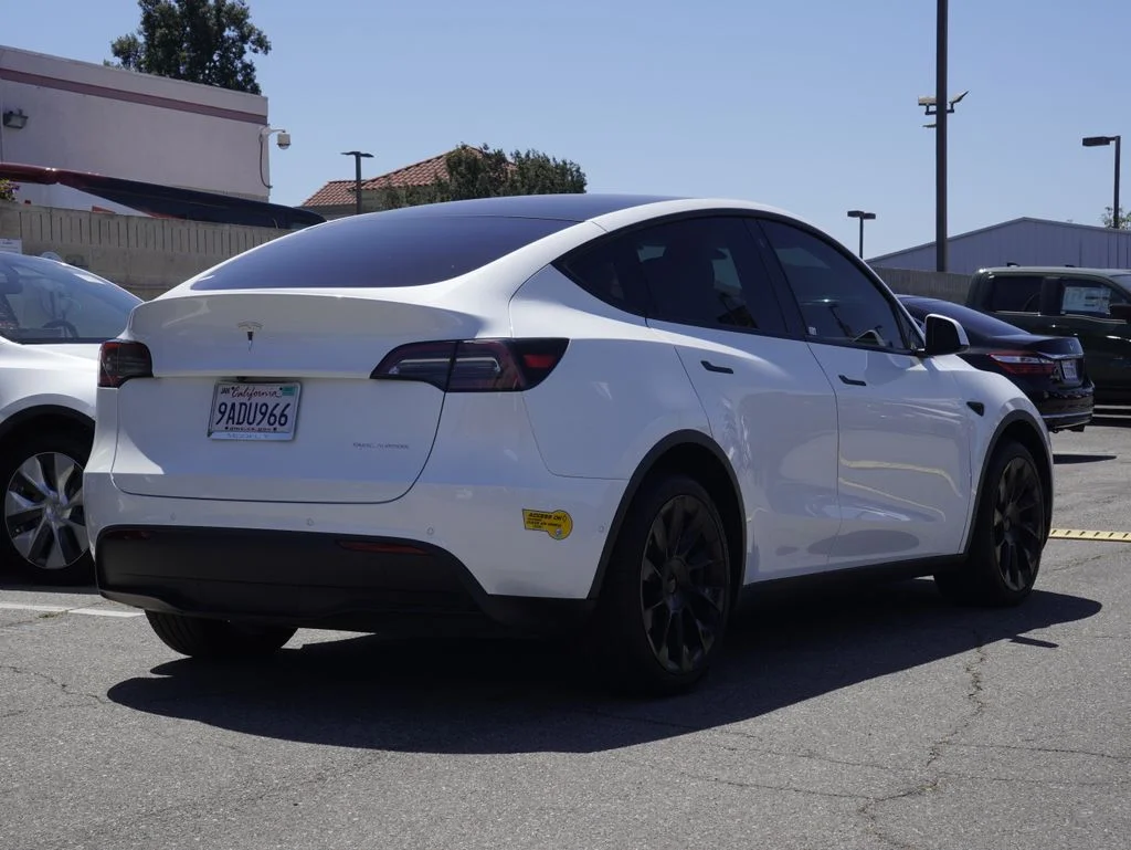 Used 2022 White Tesla Long Range image 3