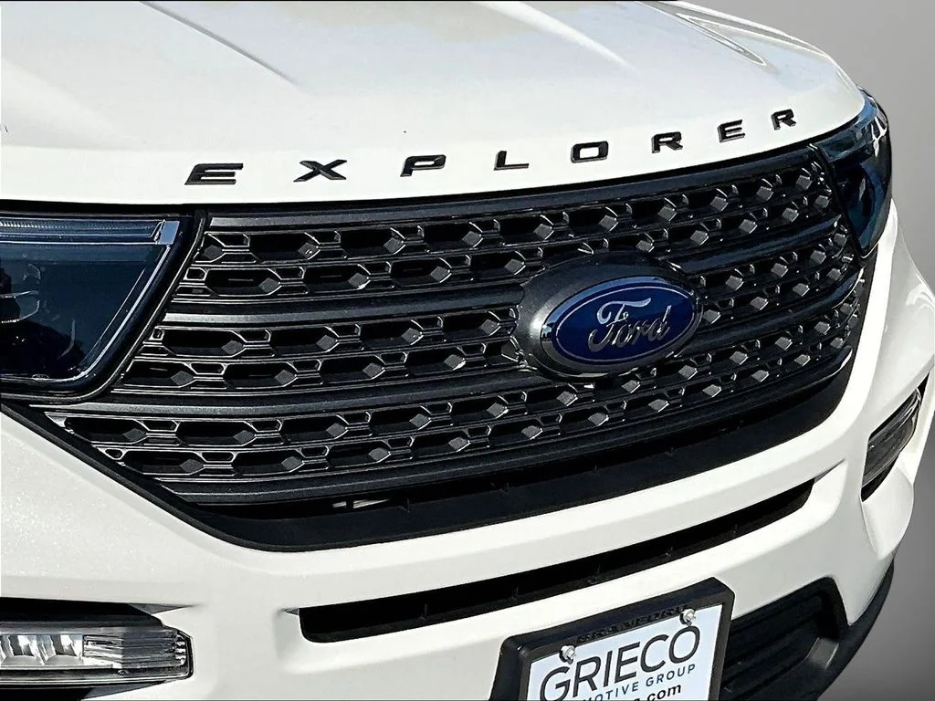 Used 2023 Star White Ford XLT image 36