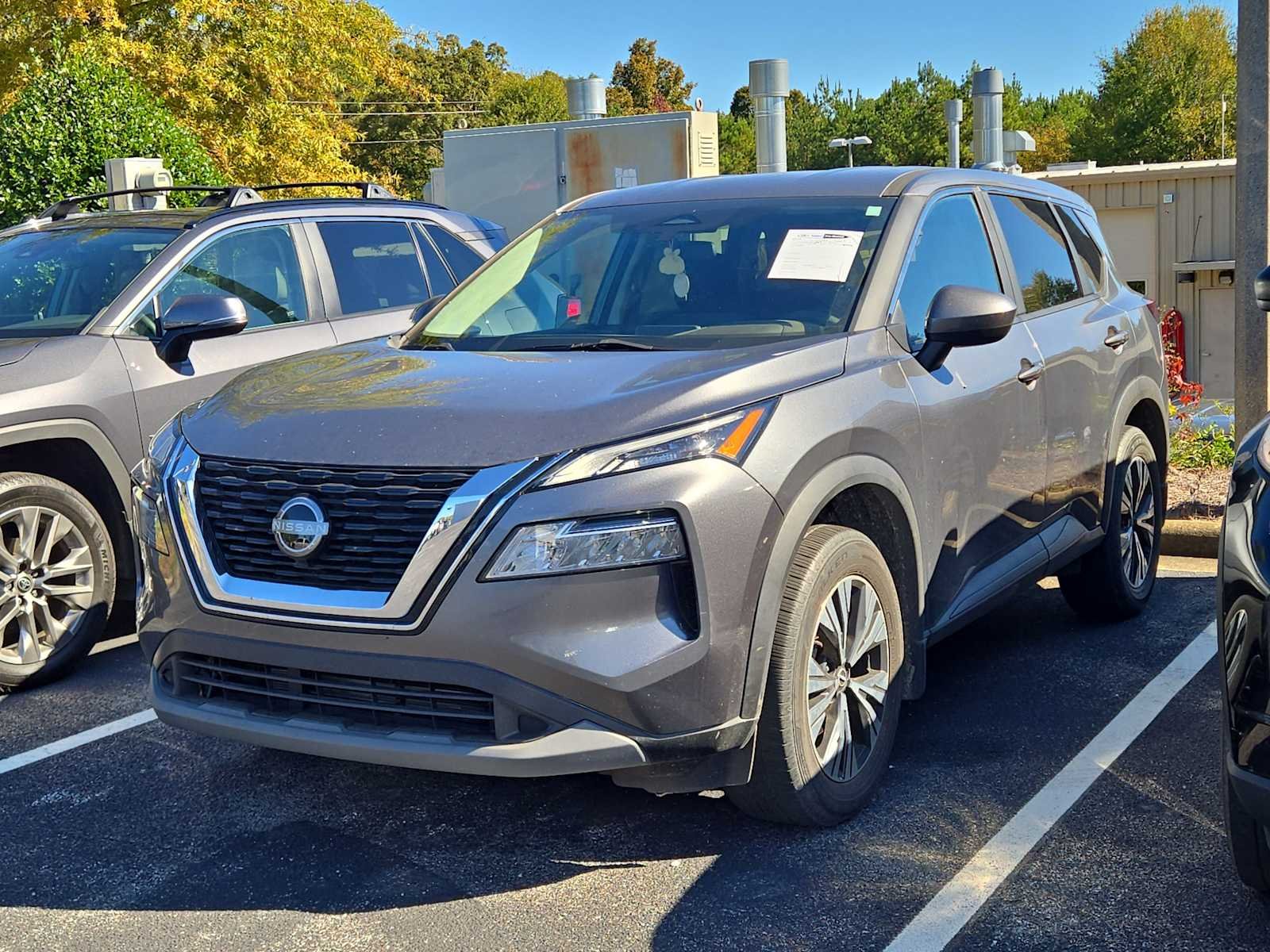 2023 Nissan Rogue SV photo 2