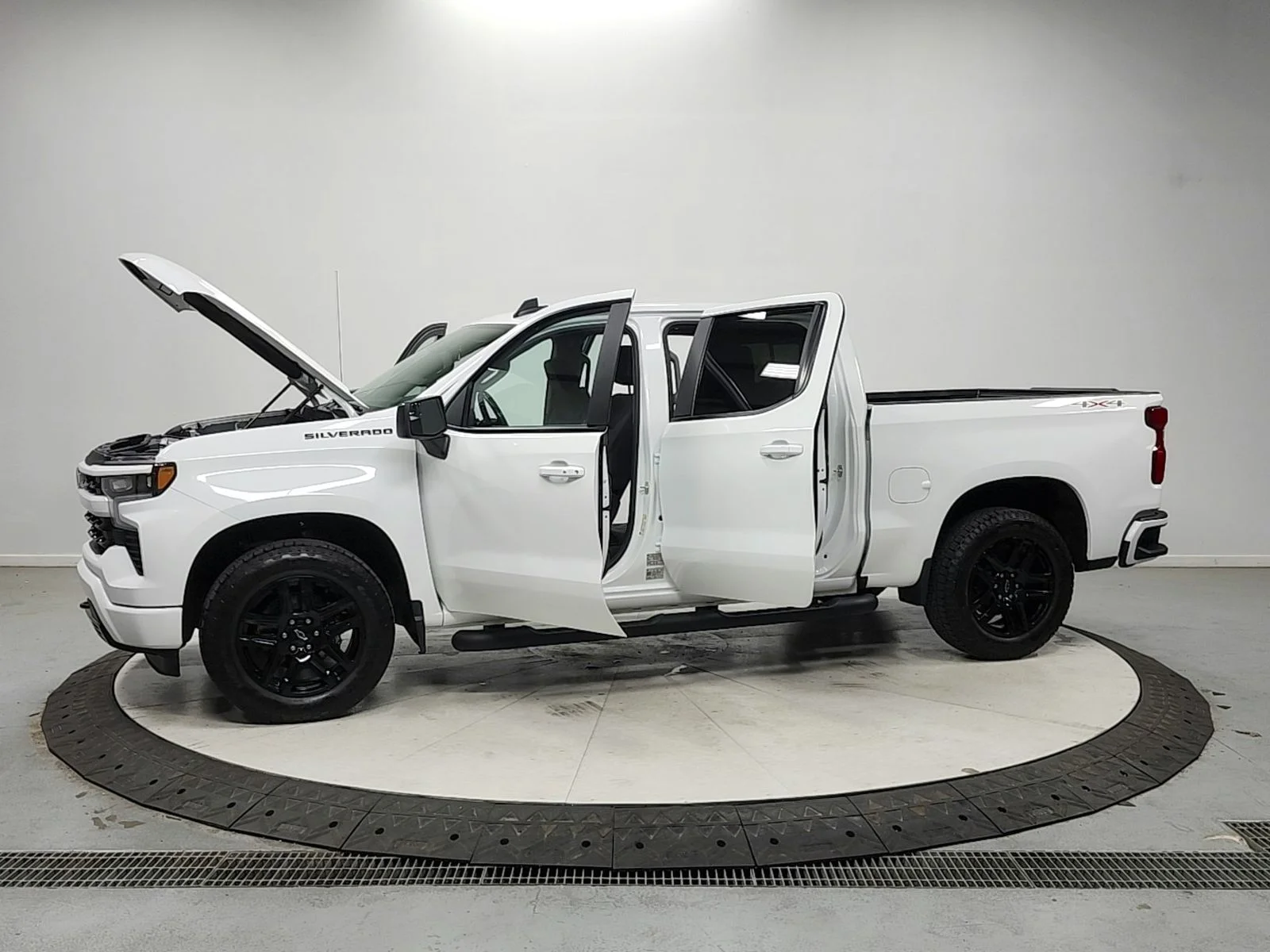 Used 2023 White Chevrolet RST image 12
