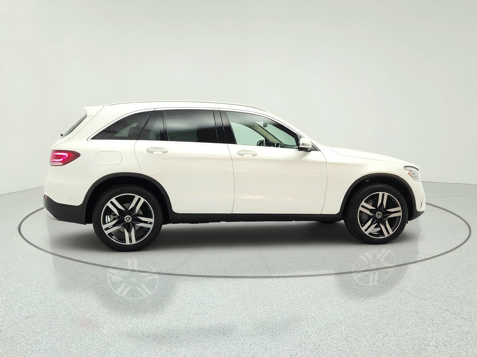 Used 2021 designo Diamond White Metallic Mercedes-Benz GLC 300 SUV image 4