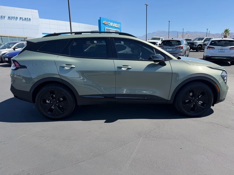 Used 2025 Jungle Green Kia X-Line image 2