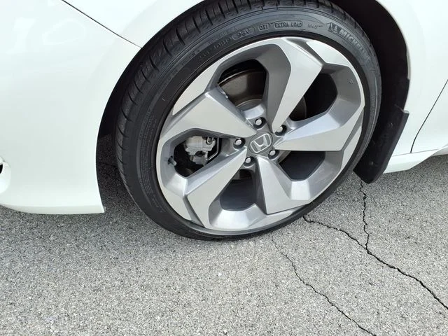Used 2018 White Honda Touring 2.0T image 18