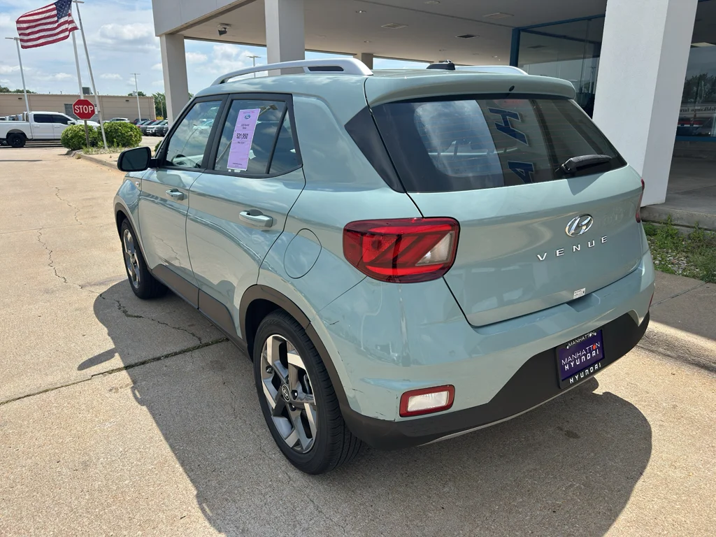 Used 2025 Mirage Green Hyundai SEL image 6