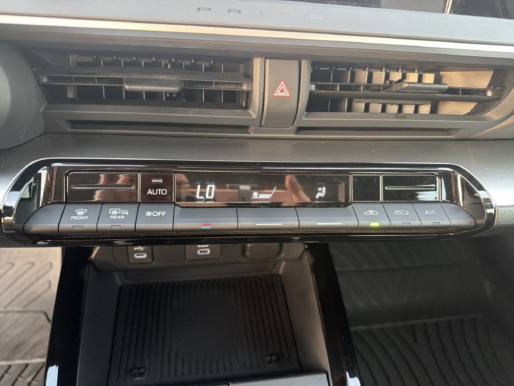 Used 2025  Toyota LE image 22