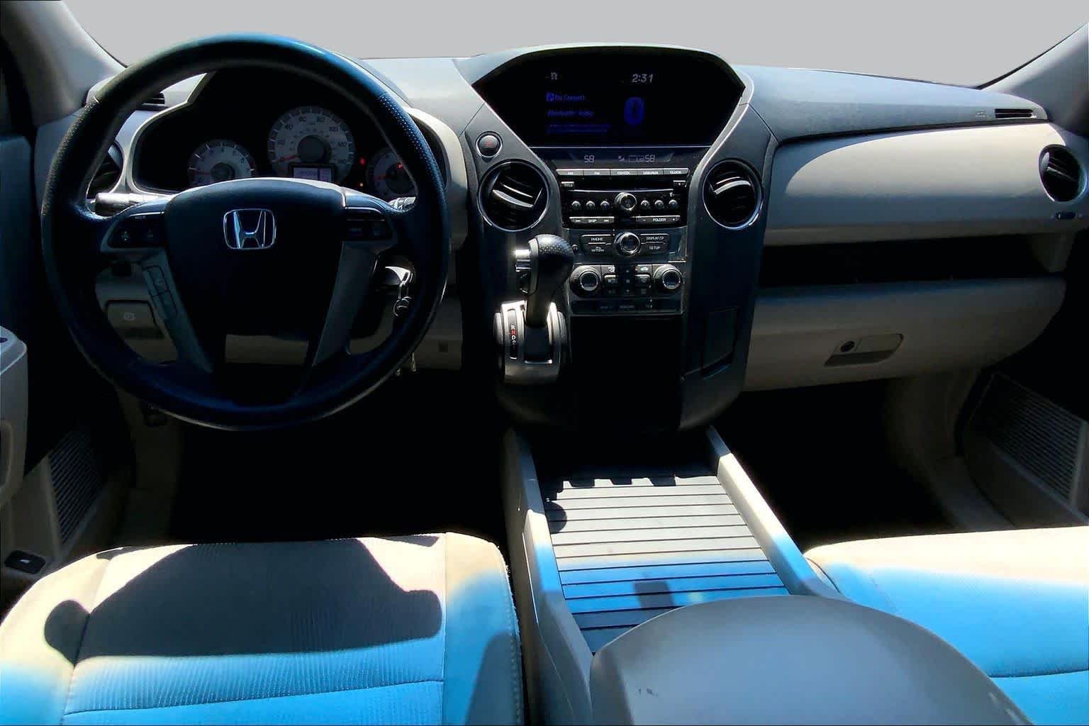 Used 2013 Alabaster Silver Metallic Honda EX image 15