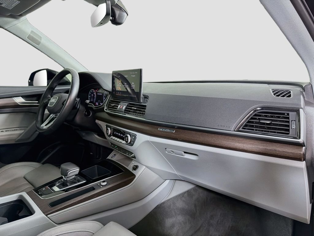 Used 2023 Black Audi 55 Premium image 31