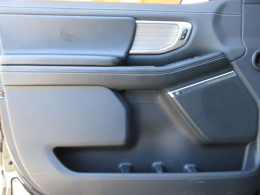 Used 2025 Black Metallic Ford Platinum image 9