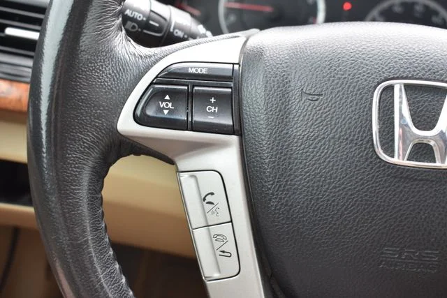 Used 2012 White Honda EX-L image 20