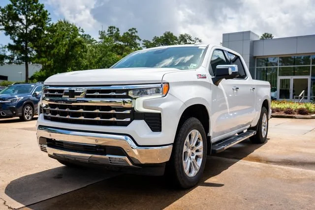 Used 2024 Summit White Chevrolet LTZ image 11