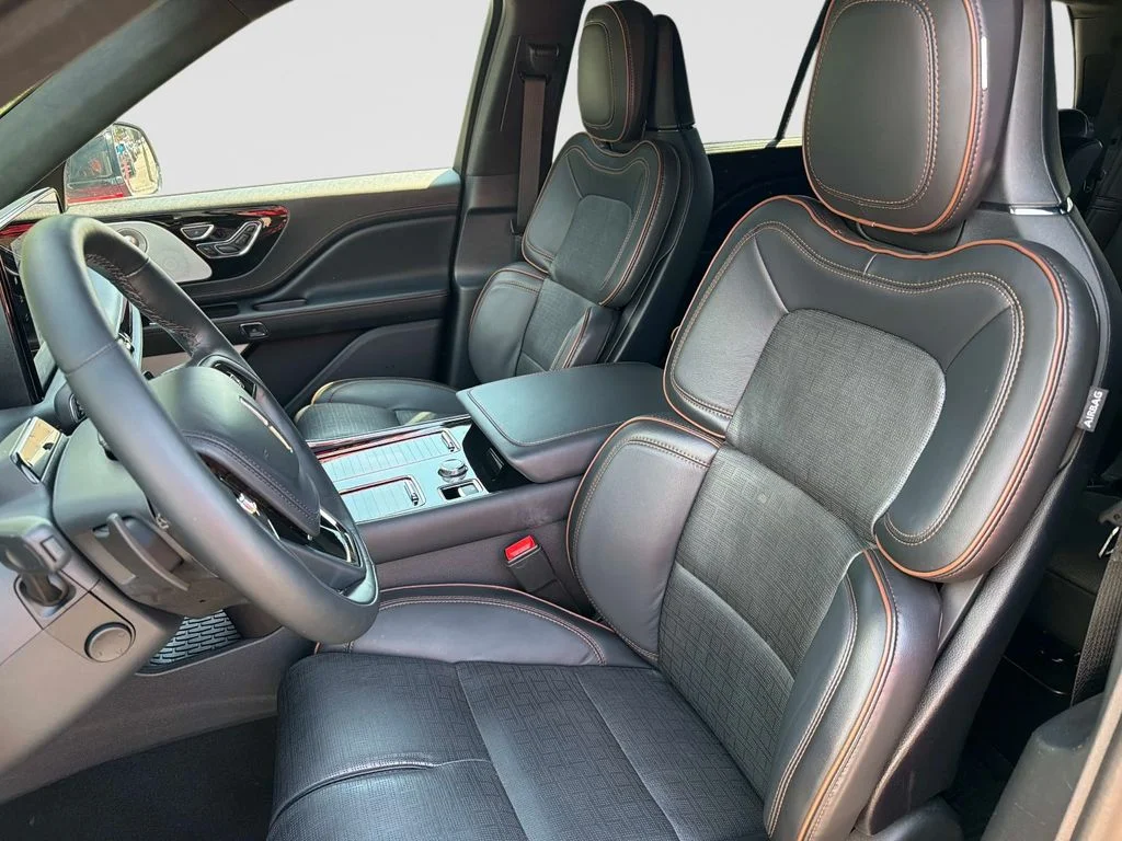 Used 2025 Red Carpet Metallic Tinted Clearcoat Lincoln Black Label image 22