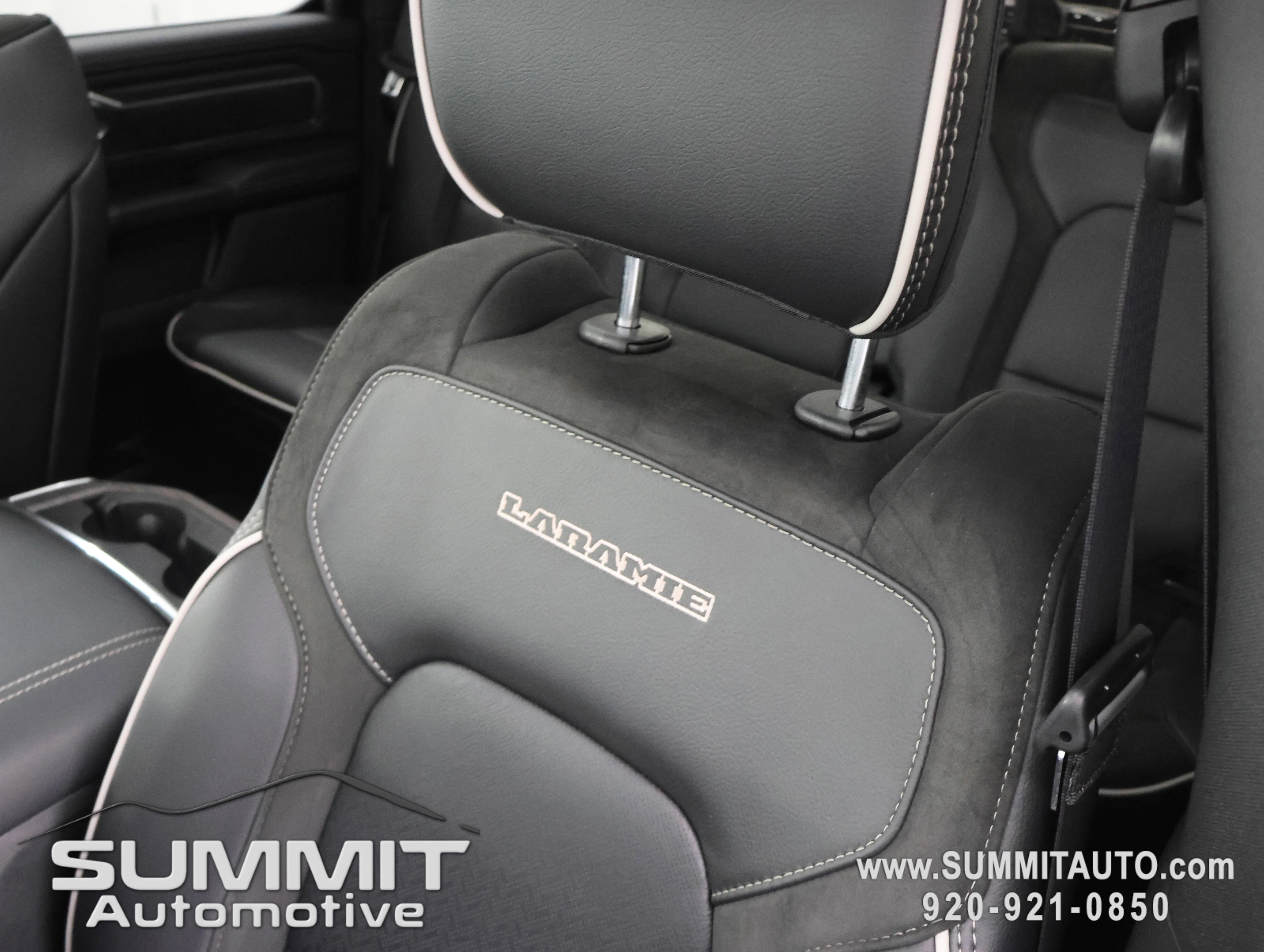 New 2026 Diamond Black Crystal Pearl-Coat Exterior Paint RAM Laramie image 52