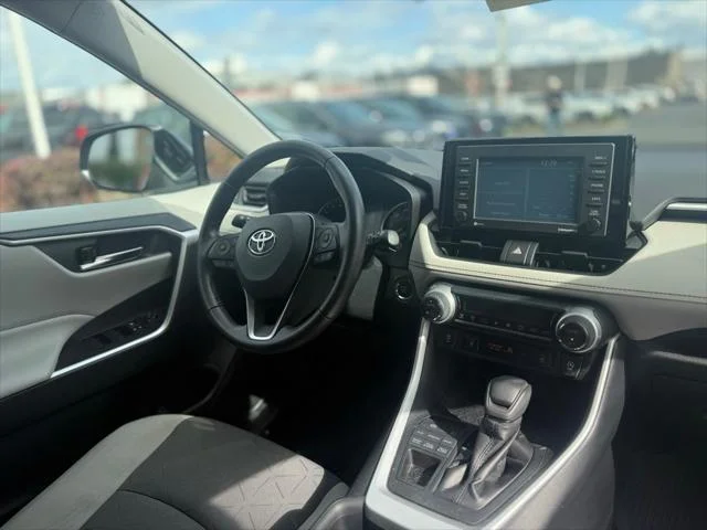 Certified Used 2020 MIDNIGHT BLACK METALLIC Toyota  image 21