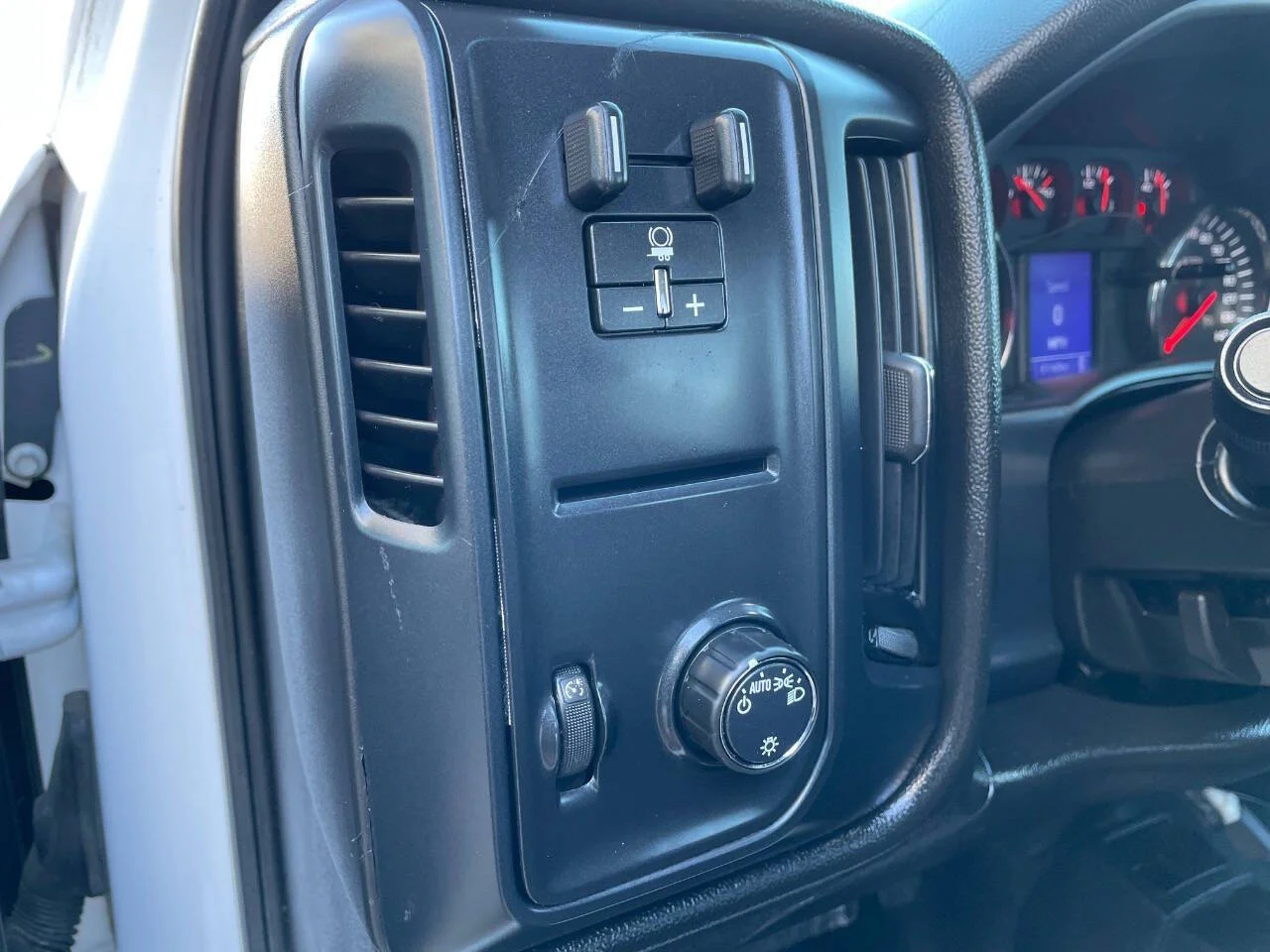 Used 2018 Summit White Chevrolet LS 4x4 2dr Regular Cab 8 ft. LB image 11