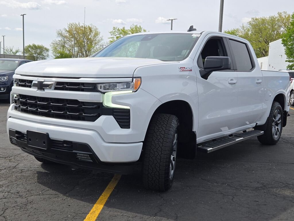 Used 2024 White Chevrolet RST image 5