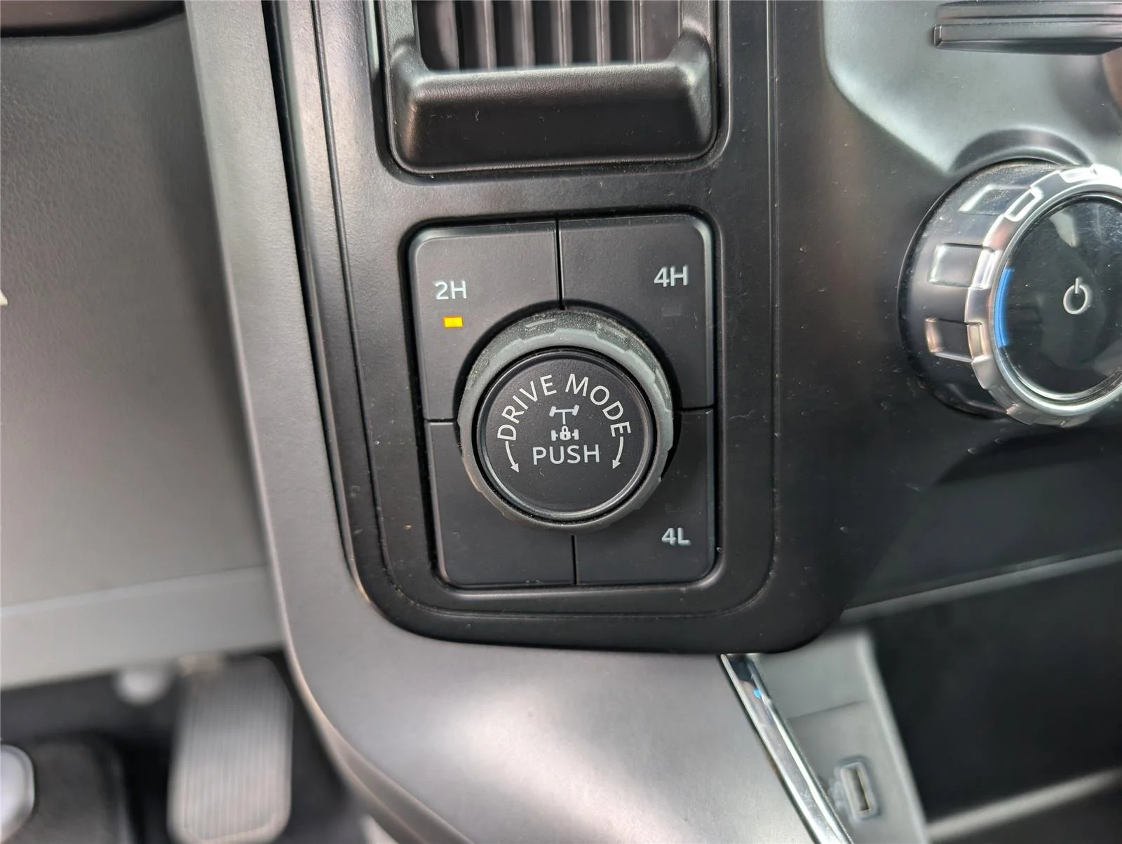 Used 2024 Agate Black Ford XLT image 21
