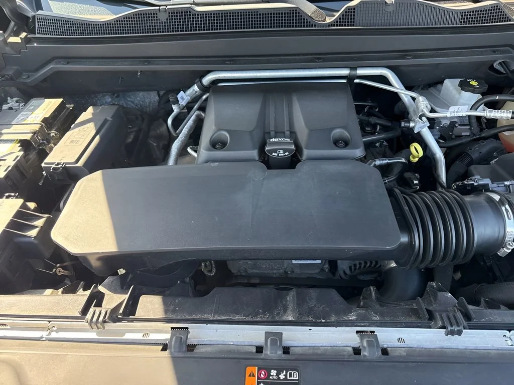 Used 2023 Sterling Metallic GMC AT4X image 33