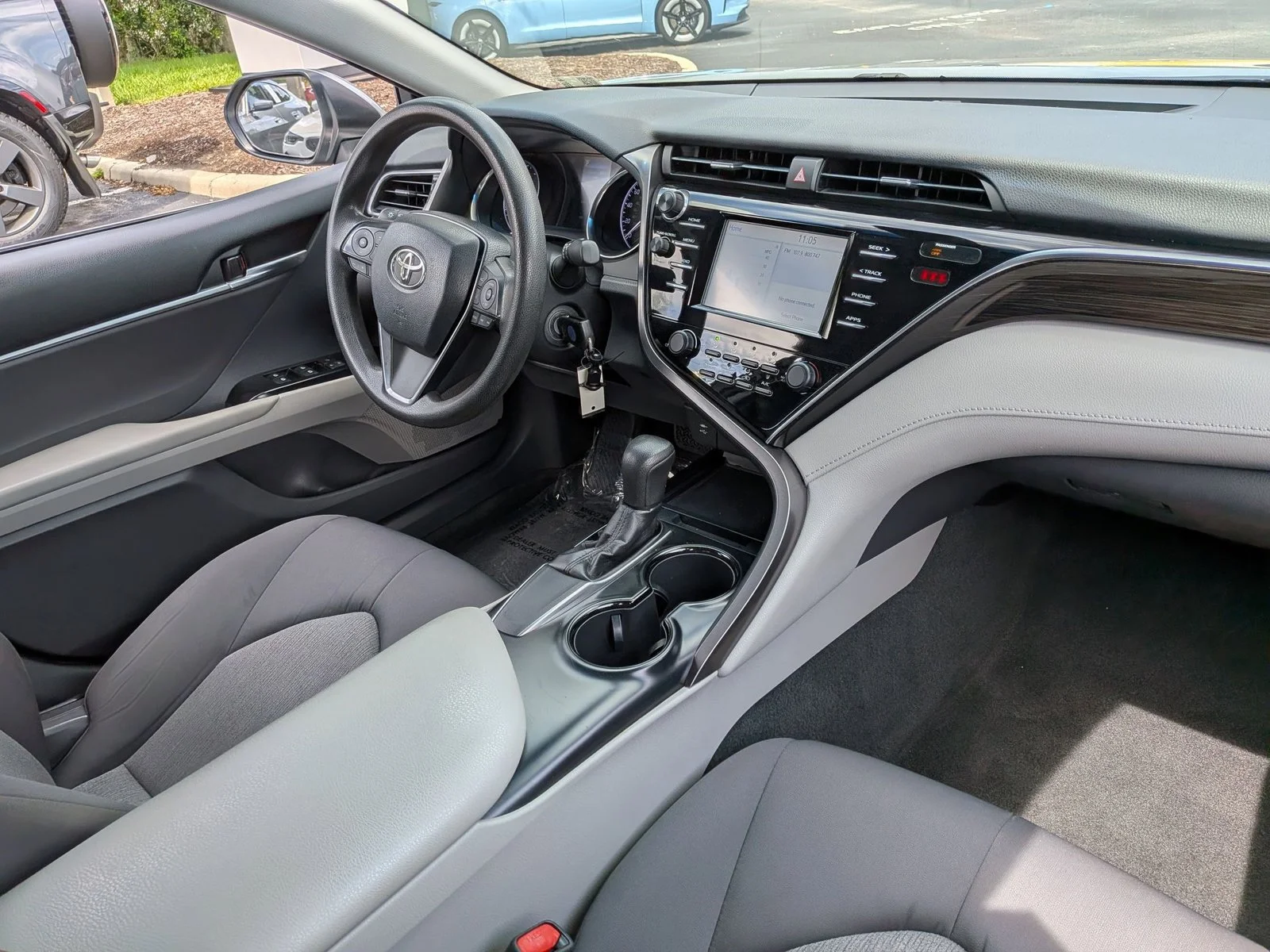Used 2018 Celestial Silver Metallic Toyota L image 20