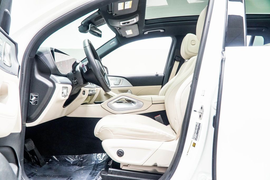 Used 2025 White Mercedes-Benz GLS 450 image 43