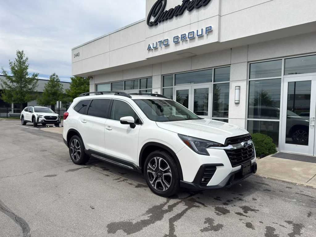 2023 Subaru Ascent Limited 7 Passenger's photo