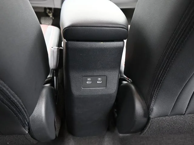 New 2025 Two-tone Yuzu Yellow Metallic / Super Black Nissan SR image 27