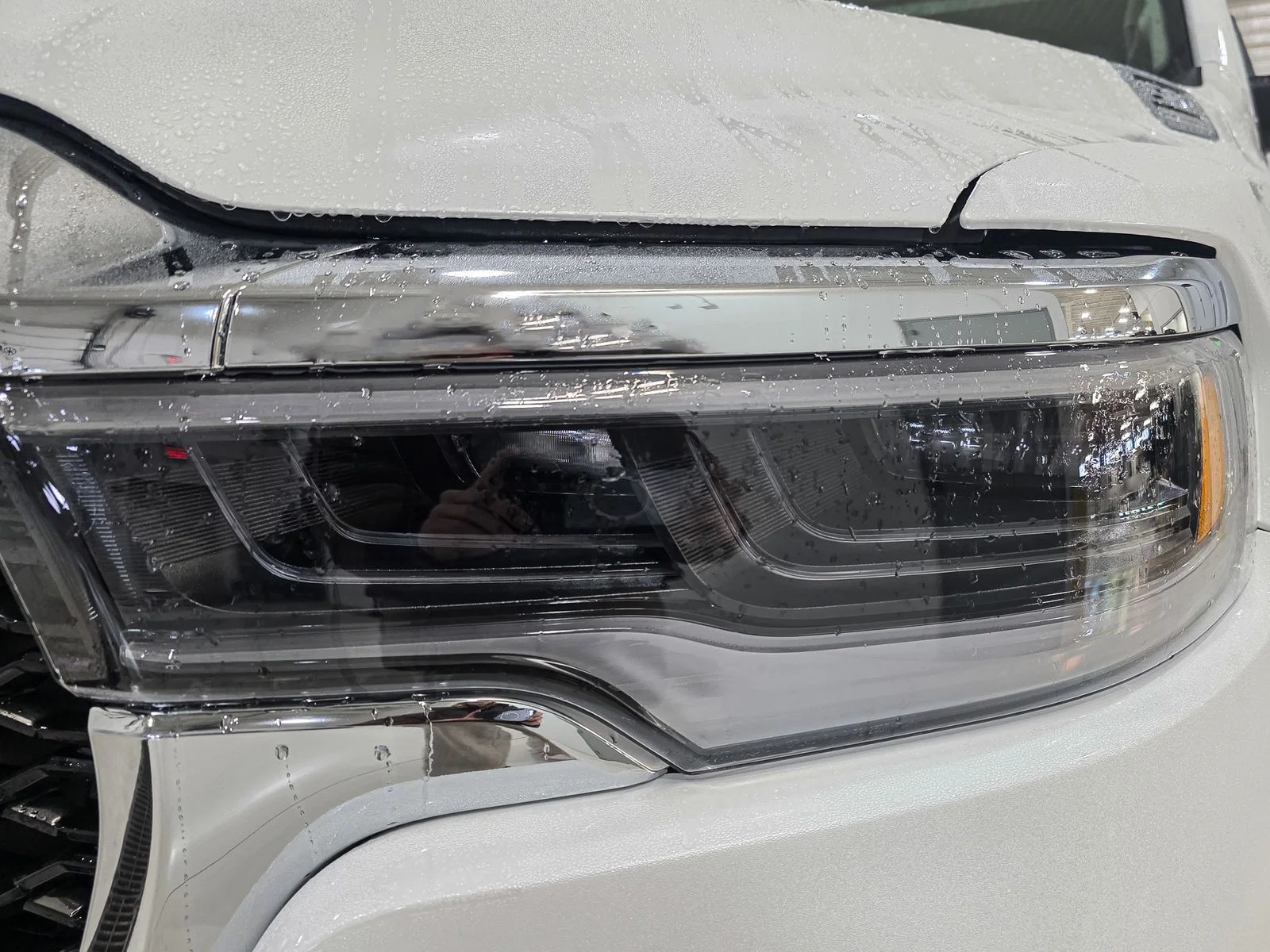 New 2026 Ivory White Tri-Coat Pearl-Coat Exterior Paint RAM Tungsten image 14
