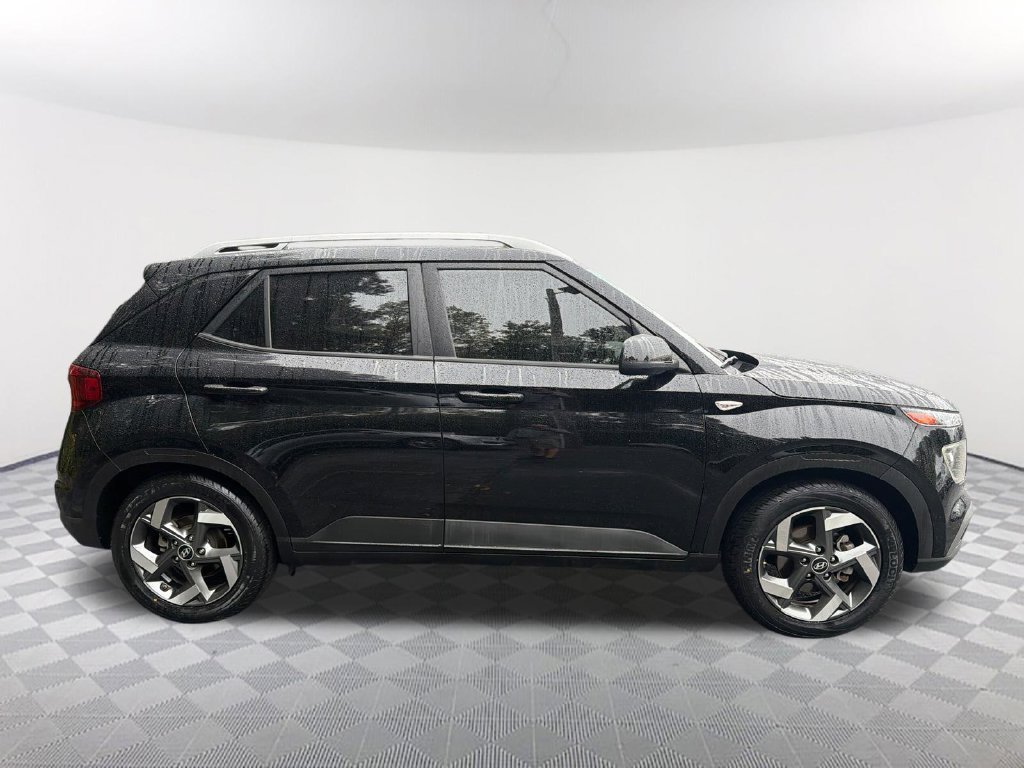 2022 Hyundai Venue SEL - Photo 4