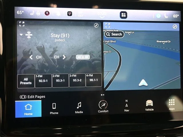 Certified Used 2022 Metallic Jeep Overland 4xe image 12