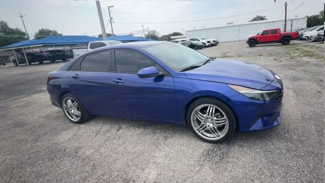 Used 2021 Hyundai Elantra SEL with VIN 5NPLS4AG2MH006529 for sale in Seguin, TX