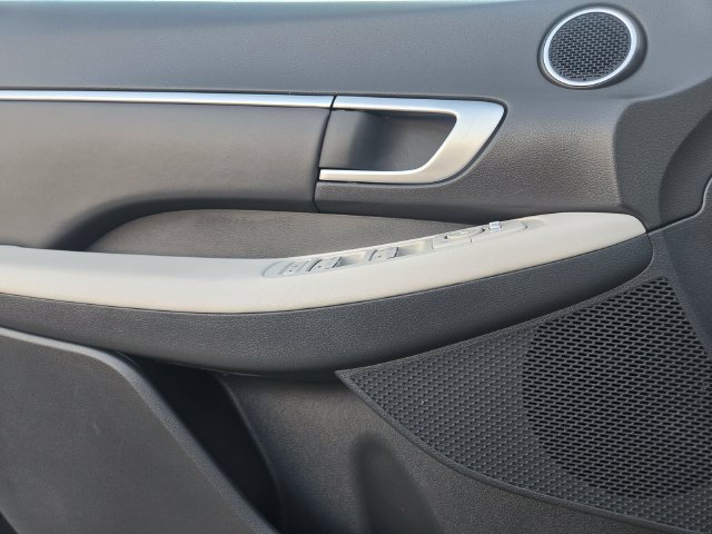 Used 2025 Blue Hyundai SEL image 17