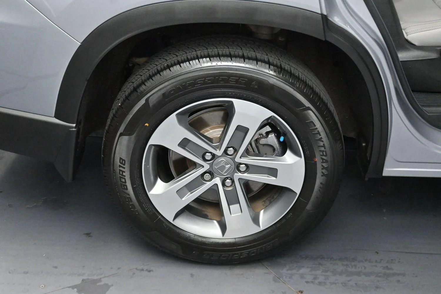 Used 2024 Lunar Silver Metallic Honda EX-L 7 Passenger image 38